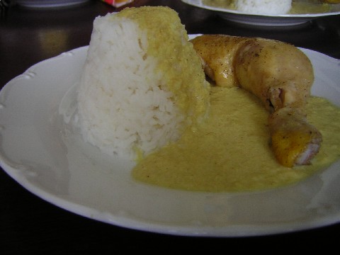 Hühnerkeule mit Currysoße